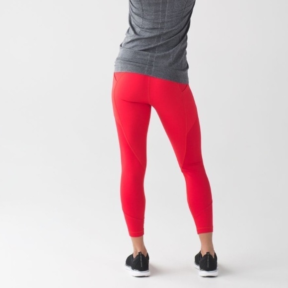 •Lululemon Athletica All The Right Places crop• - Picture 4 of 8